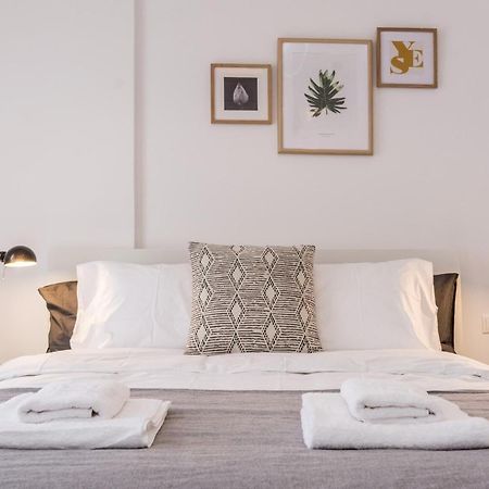 Wide Comfy Studio Apartment Centrally Located In Thissio Atenas Exterior foto